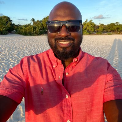 #NewProfilePic Cheers to a prosperous 2022 🥂#Dab