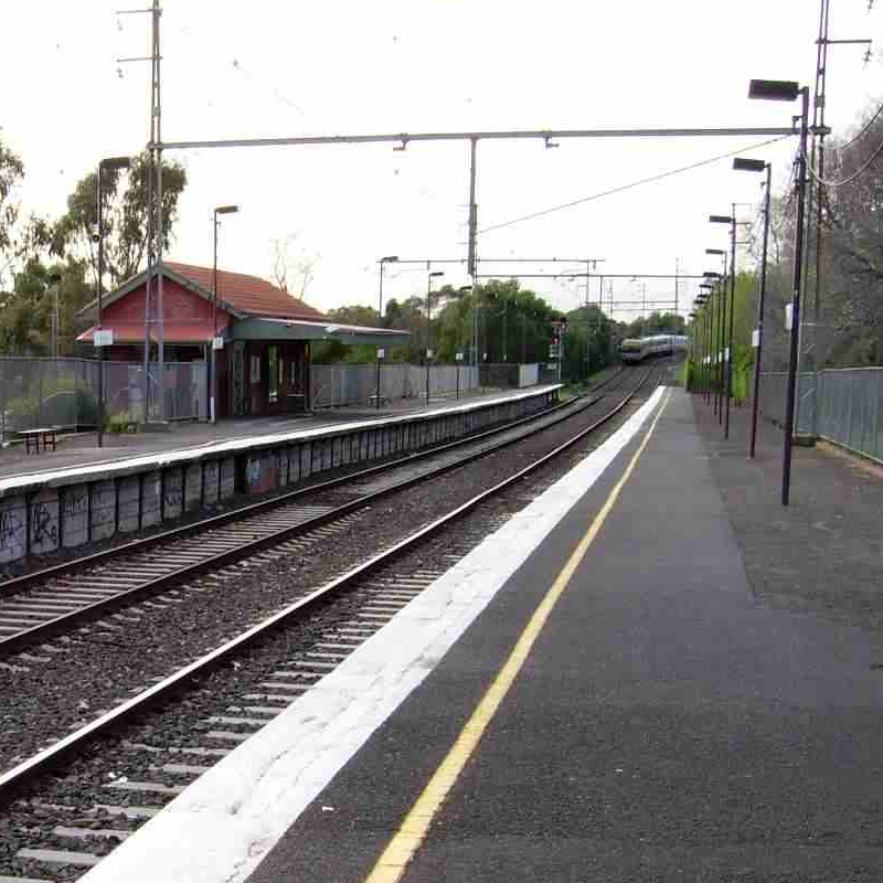 ptua's tweet photo. 🎂🚉Happy 95th birthday to Rushall station, opened on 1st January 1927.

The proposed Metro 2 tunnel will start nearby, providing a faster trip to Parkville and the city for the Mernda and Werribee lines, and boosting rail capacity to NE and SW suburbs.

📷Steven Payne/Wikipedia https://t.co/2jloeNSeJB