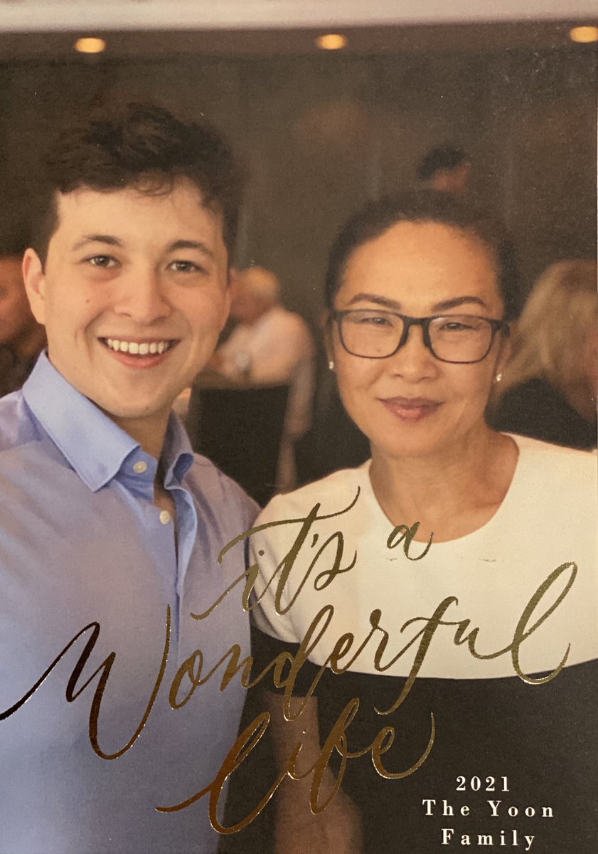JackieYoonSTL's tweet photo. Happy New Year!  
May 2022 bring you new opportunities, good health, and joy. Dream Big!  

#HappyNewYear #2022 #FamilyAndFriends #NewOpportunities #Health #Happiness #Joy https://t.co/n81YUYNU6R