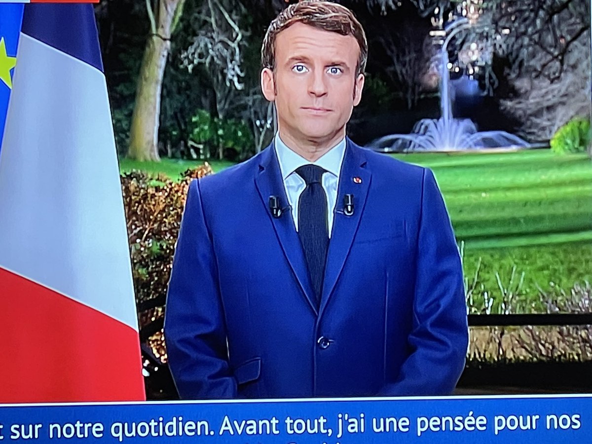 alainhoupert's tweet photo. Dans une Nation, le Président de la République exprime des vœux. Ce soir j’ai assisté au rapport d’activité du Directeur général d’une Start up. Le compte n’y est pas. Les Français méritent mieux ! La France est une nation, pas une administration ! https://t.co/gyJXJ5sM4H