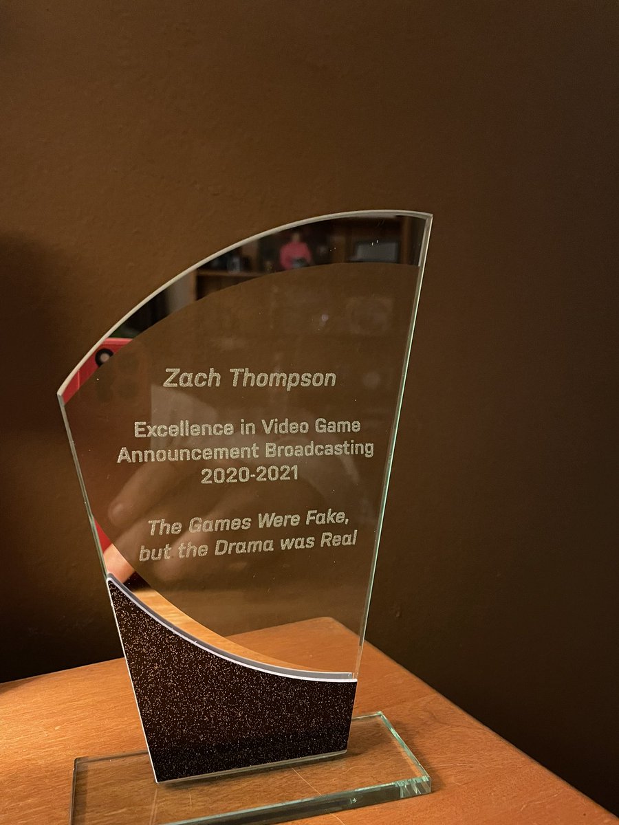 ZT_Sports's tweet photo. I’d like to thank the Simcademy, the whole #dksimfam, my fellow broadcasters, @AdamMKaufman, @EmersonLotzia, @BrendanGlasheen, @JasonDRossi, @reidtfowler, @thefantasygrind, @MattLaMarca, most of all @MThom468 for giving me the best post-Christmas gift of 2021. https://t.co/aYkVdQm2UZ