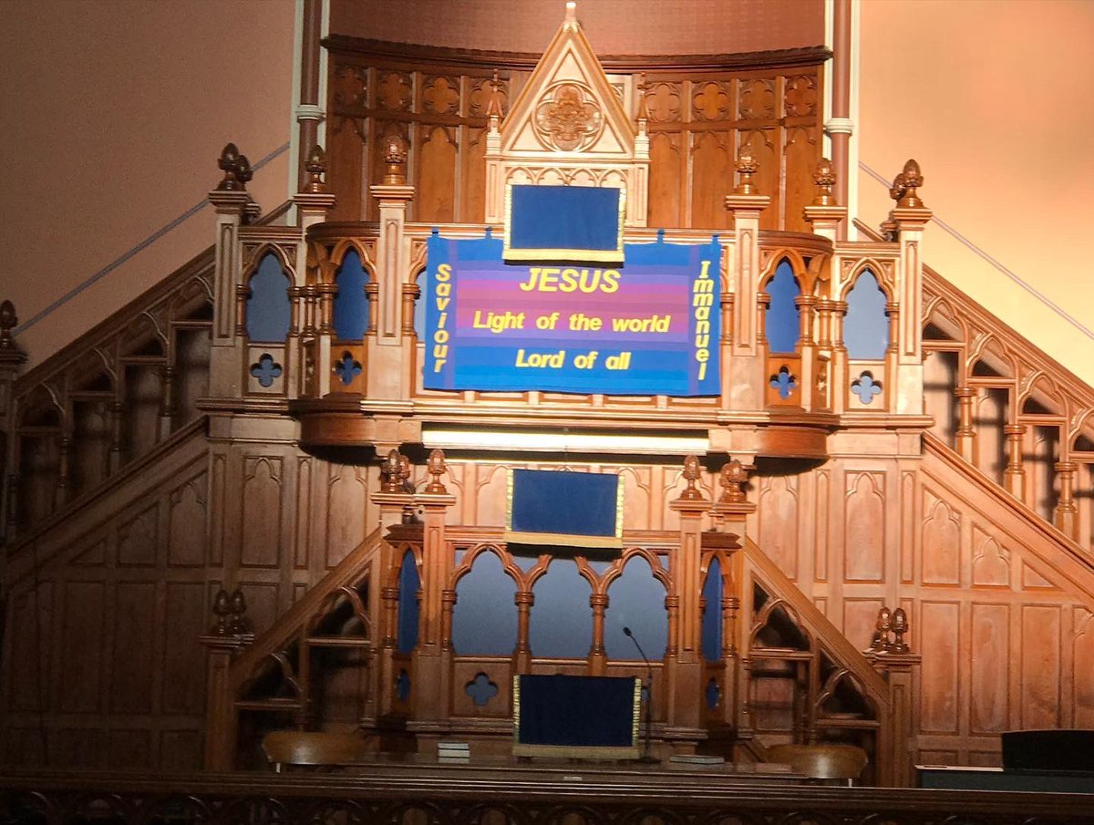 Bliadhna Mhath Ùr/Happy New Year! Join us for our New Year’s Day service at 11am online and in person. Also, Sunday at 11am and 6pm, both online and in person. Every blessing for 2022. #newyear2022 #newyearsdaychurchservice #inverness #freenorthchurchofscotland #freenorthchurch