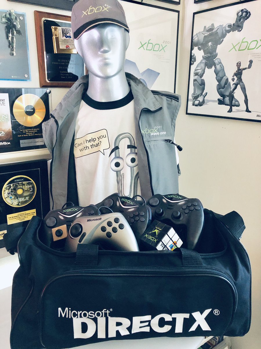 XboxDarkRoom's tweet photo. You heard the man. Clippy was awesome 😎 https://t.co/wsaFBfevic