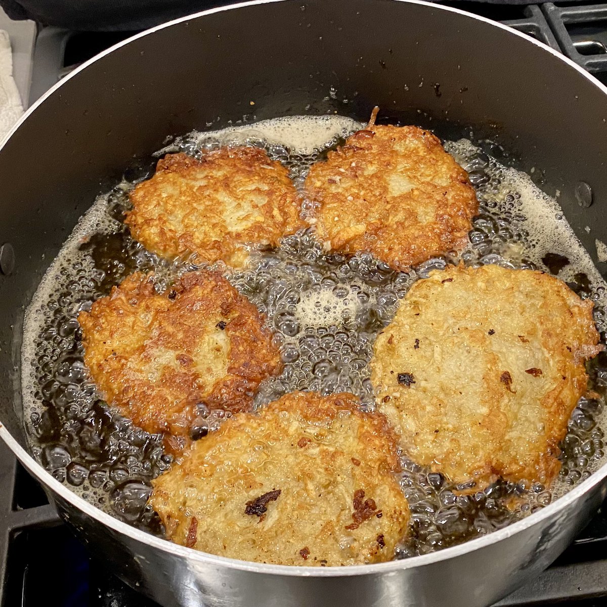 CMoneyKS's tweet photo. Another favorite NYE tradition: Reubens and Latkes (fried in smoked goose fat from yesterday!). #Reuben #Latkes #PotatoPancakes #GooseFat #NewYearsEve #NYE #Family https://t.co/70lcDYlYeU