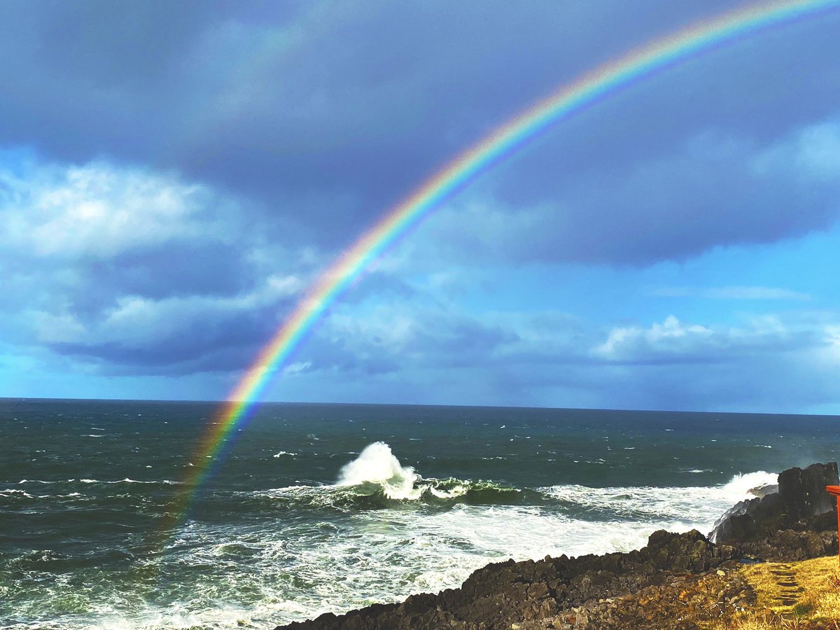 RallyeRacer's tweet photo. What a beautiful way to end 2021 Oregon!
#oregoncoastisgorgeous
#HappyNewYear2022
@NatashaKOIN6 @KOINNews
@KGWRodHill @KGWNews #orweather #orst https://t.co/gXXgIAnPH5