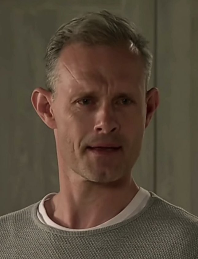 Now remember everyone, today is a special day and not just because it is the mark of the new year, but also the birthday of the fabulous Nick Tilsley.  Happy birthday Nick #coronationstreet