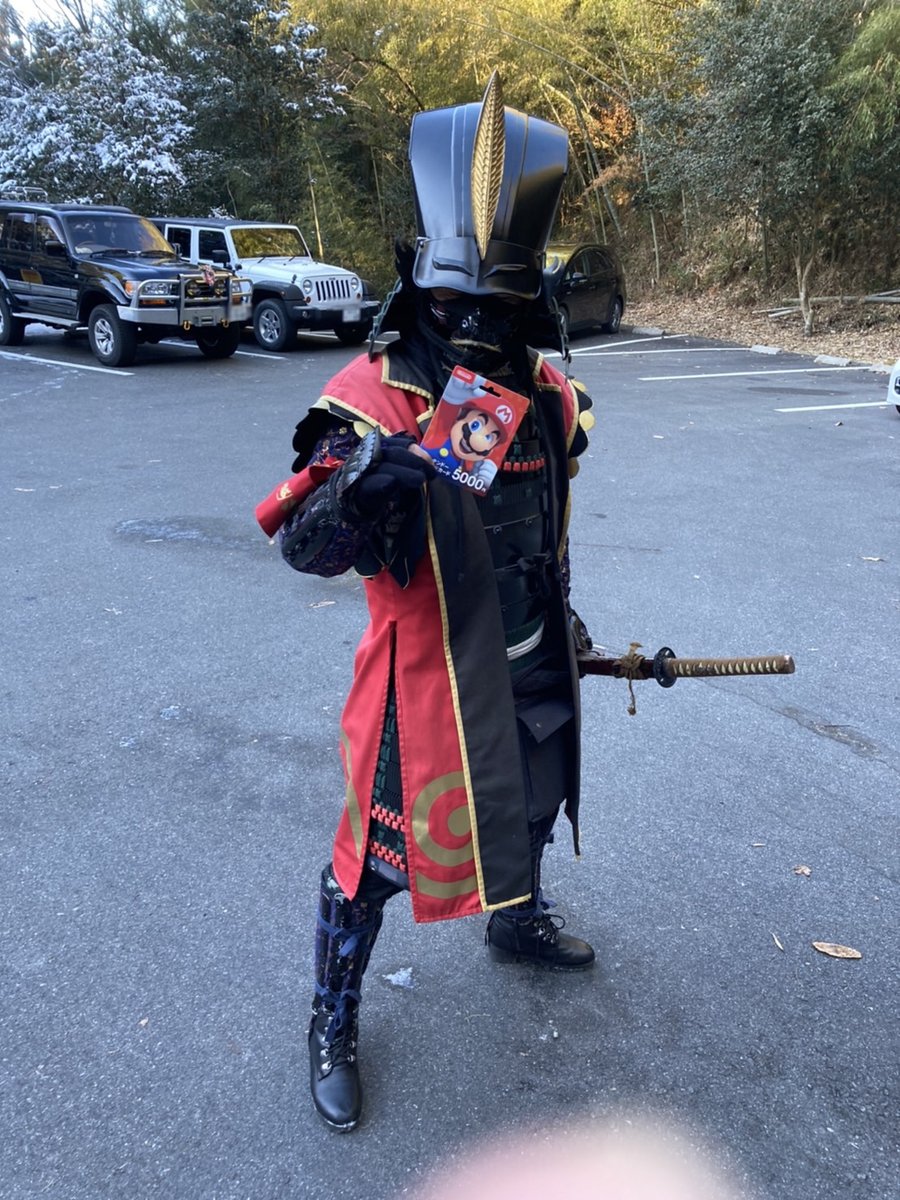 2022年1月1日　苗木城へ初日の出を見に行きプリペイドカードを無くした方を探しています。
「子供が新年早々親に怒られて泣いているんじゃないか」と武者の方が心配していました。
心当たりのある方は苗木遠山資料館まで連絡下さいとの事です。
#苗木城 #初日の出 #ニンテンドー #プリペイドカード