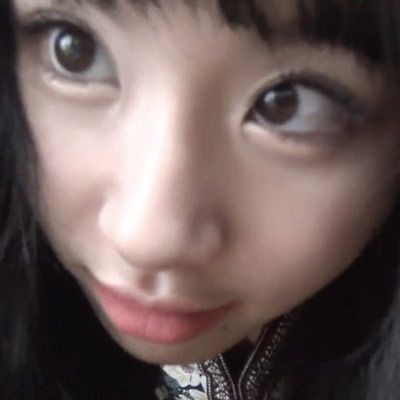 picsamichaeng's tweet photo. when chaeyoung did it https://t.co/oCZkXmvetM