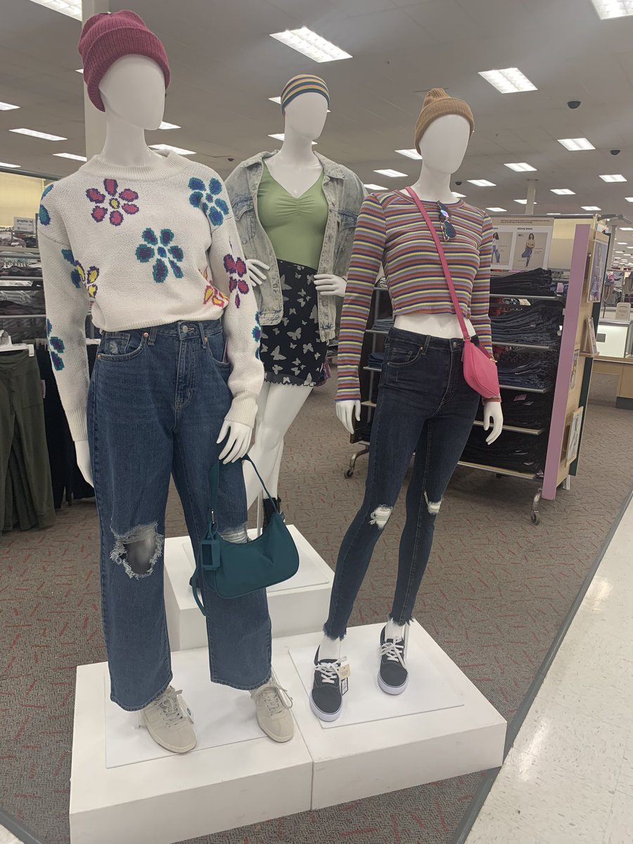 Heading into 2022 but dressing like the early 2000’s 🤩

#wildfable #target #style @kaatiieelouise