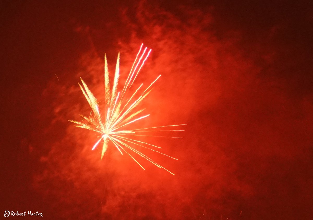 Gelukkig Nieuwjaar !
Ook in #Leeuwarden hield men zich aan het #Vuurwerkverbod !
haha
<a href="/lc_nl/">Leeuwarder Courant</a> <a href="/OmropFryslan/">Omrop Fryslân</a> <a href="/HalloLeeuwarden/">Hallo Leeuwarden</a>