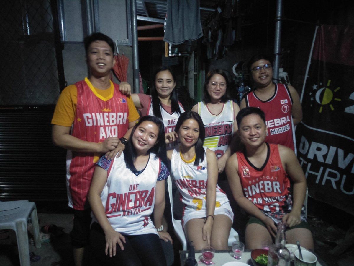bethequeen47's tweet photo. Happy New Year! Naisipan lang mag- #Ginebra uniform.😊💙🎆 https://t.co/pUtjCuM85x