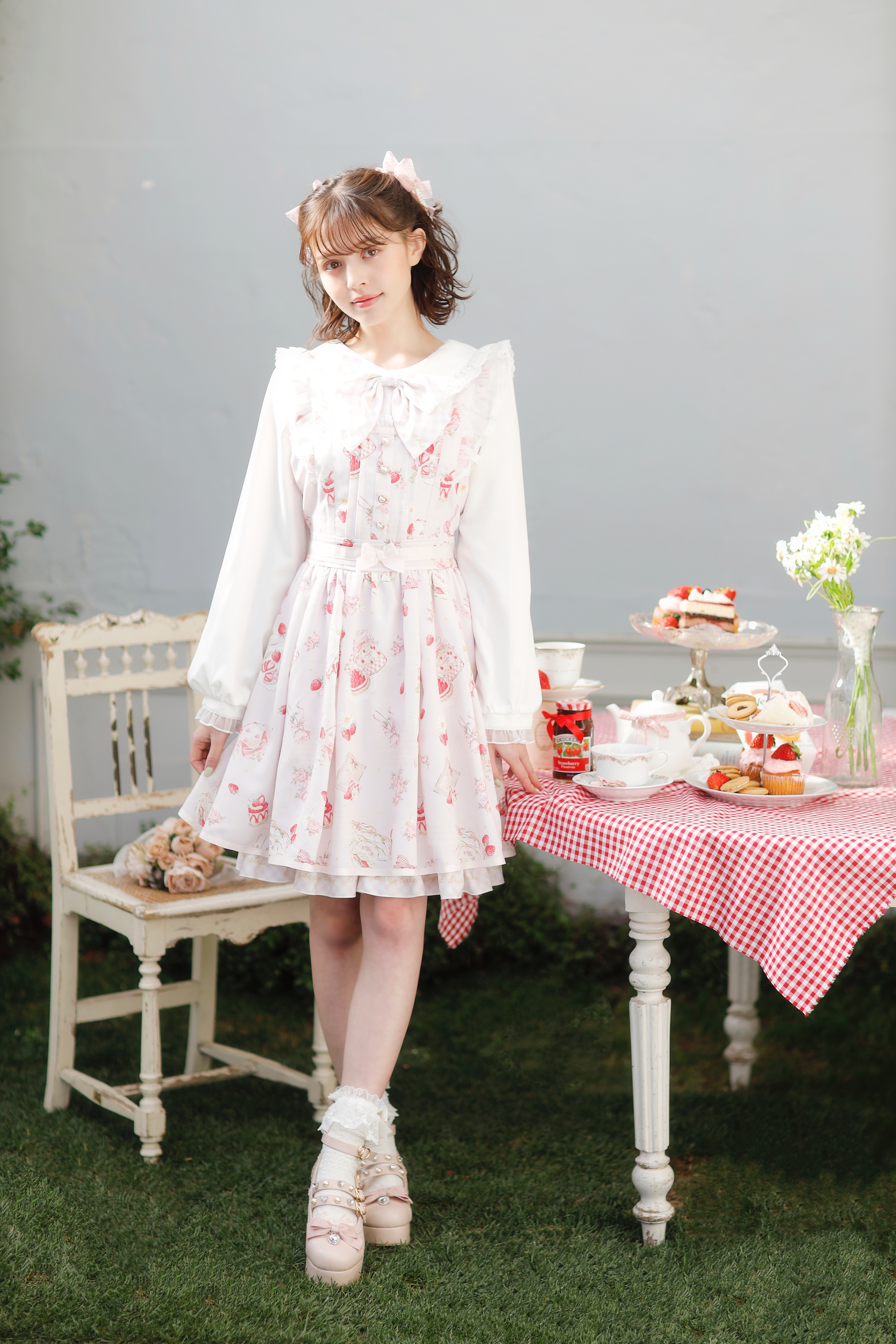 Salon de Fraise柄ワンピース | LIZ LISA(リズリサ)公式通販 Salon de Fraise柄ワンピース | LIZ LISA(リズリサ)公式通販