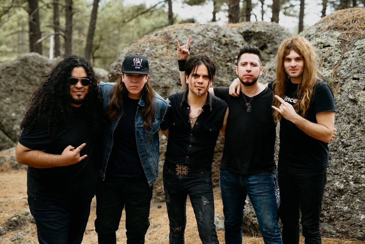 Nos espera un año de transición de vuelta a la realidad. 
Para Séptimo viene gira, música nueva y mucho trabajo.
Y para ustedes, que nos apoyan tanto, ¡esperamos que venga lo mejor!
¡Vamos por el 2022!