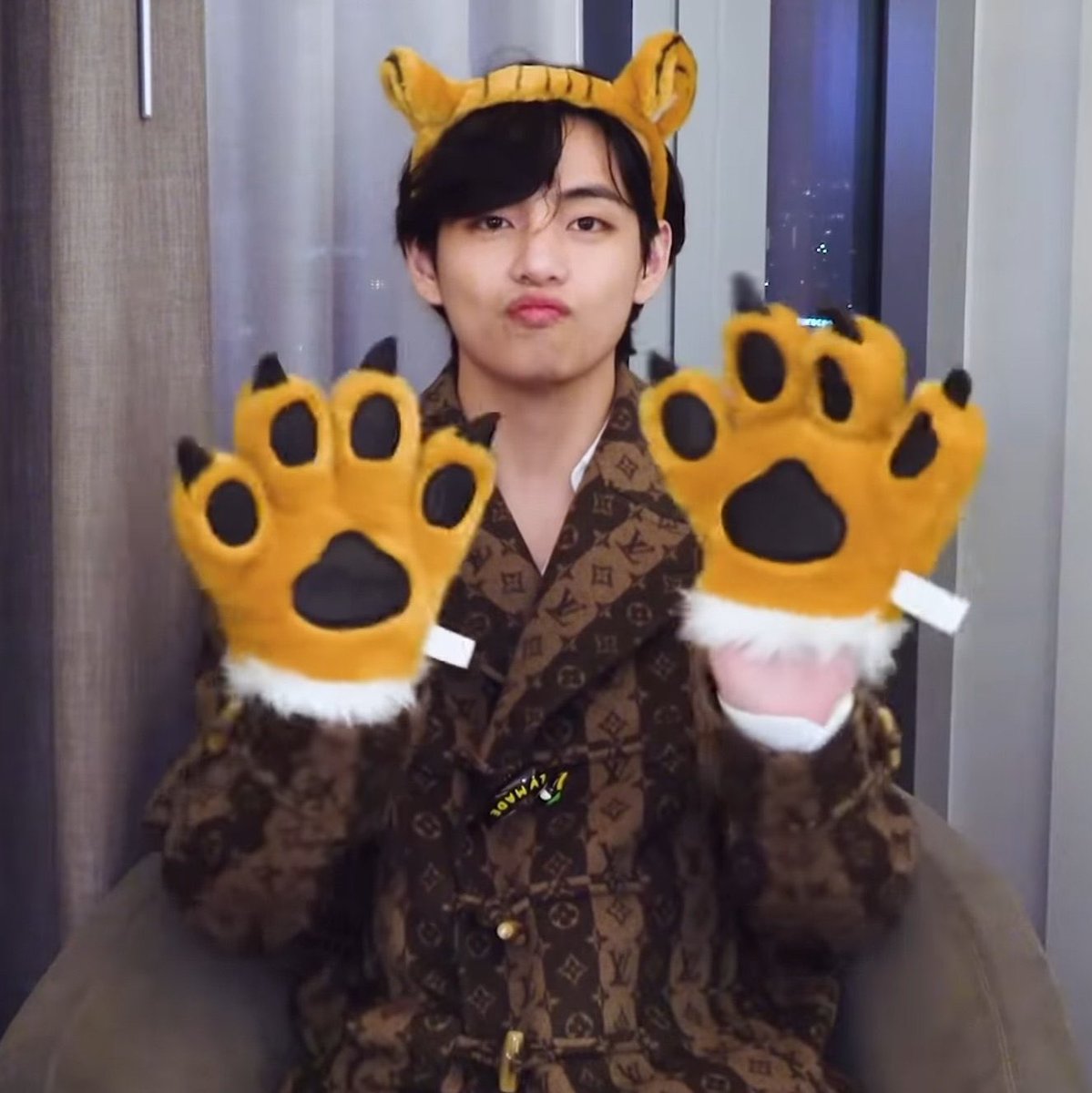 im__neso's tweet photo. ˗ˋ ʜᴀᴘᴘʏ ɴᴇᴡ ʏᴇᴀʀ 🐯🎍 ˊ˗ 

昨年は新しいことに沢山挑戦して
苦労しつつも充実した一年でした🩰
結構ずっとバタバタしちゃってて
ここに来る頻度も減ってたのに、
こんな私と変わらず仲良くして下さる
大好きなフォロワニムの皆様♡
今年は沢山会えますように、
2022年も宜しくお願いします🎈 https://t.co/vndjFmn4Ip