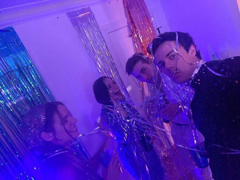 picdretti's tweet photo. 📸 | Victoria Pedretti at a New Years party today! https://t.co/FRE1xUH9IG