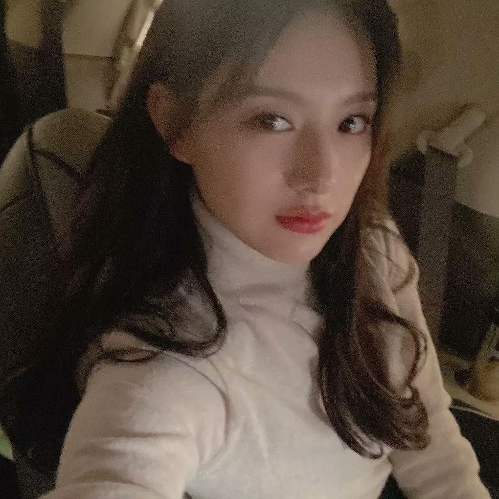 yycoupleglobal's tweet photo. [INSTAGRAM]

Actress Kim Ji Won Instagram Update 💖
December 31, 2021

Caption:
Bye 2021👋 happy new year everyone!

#KimJiWon
#lovestruckinthecity 
#myliberationdiary https://t.co/BhuqQ3Xidn