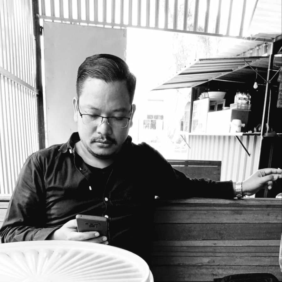 teguhcomp88's tweet photo. Ada yang kirim candid ke aku, terimkasih 😁.
#semarang #Indonesia #mandiri https://t.co/obAy7FGXDm