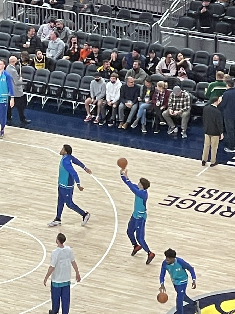 whitneymeade87's tweet photo. Lexi had a blast watching her favorite player Melo Ball @MELOD1P beat the pacers @hornets https://t.co/c3pUeQjyzO