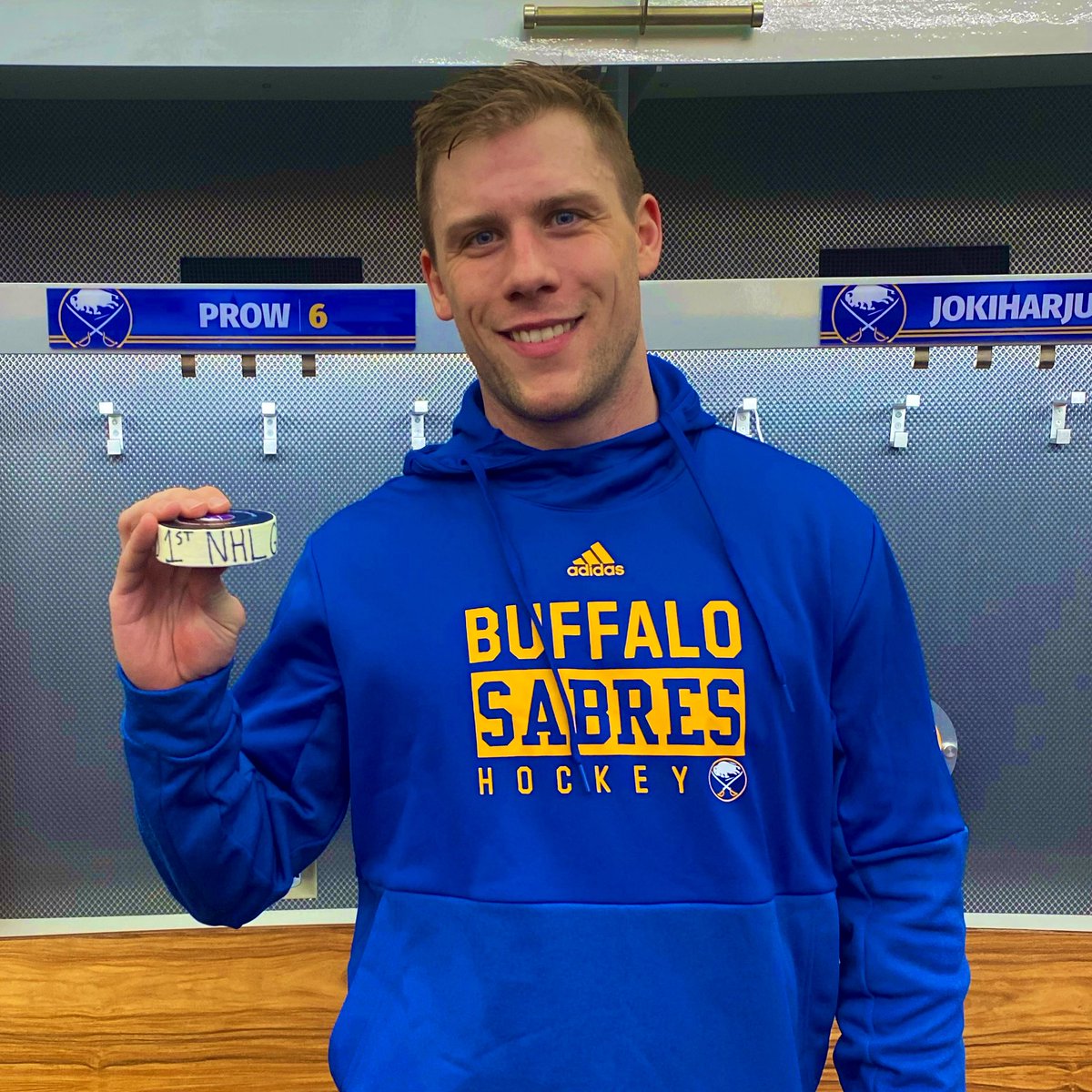 x - Buffalo Sabres tweet media