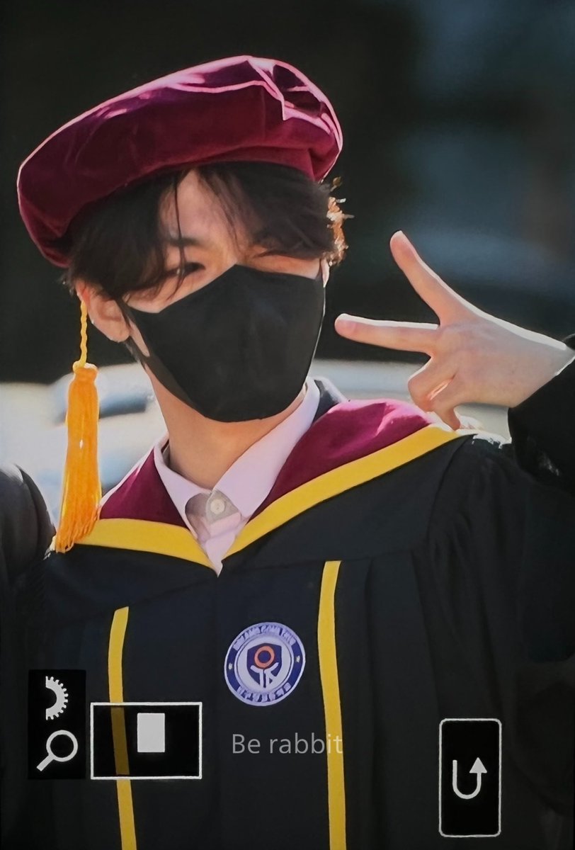 ttokidobbi's tweet photo. #CongrateulationsDoyoung
#행복하게_꿈을향해_달려가요_도영

graduating                        graduating  
middle school                 high school https://t.co/55UQzZ0ArA