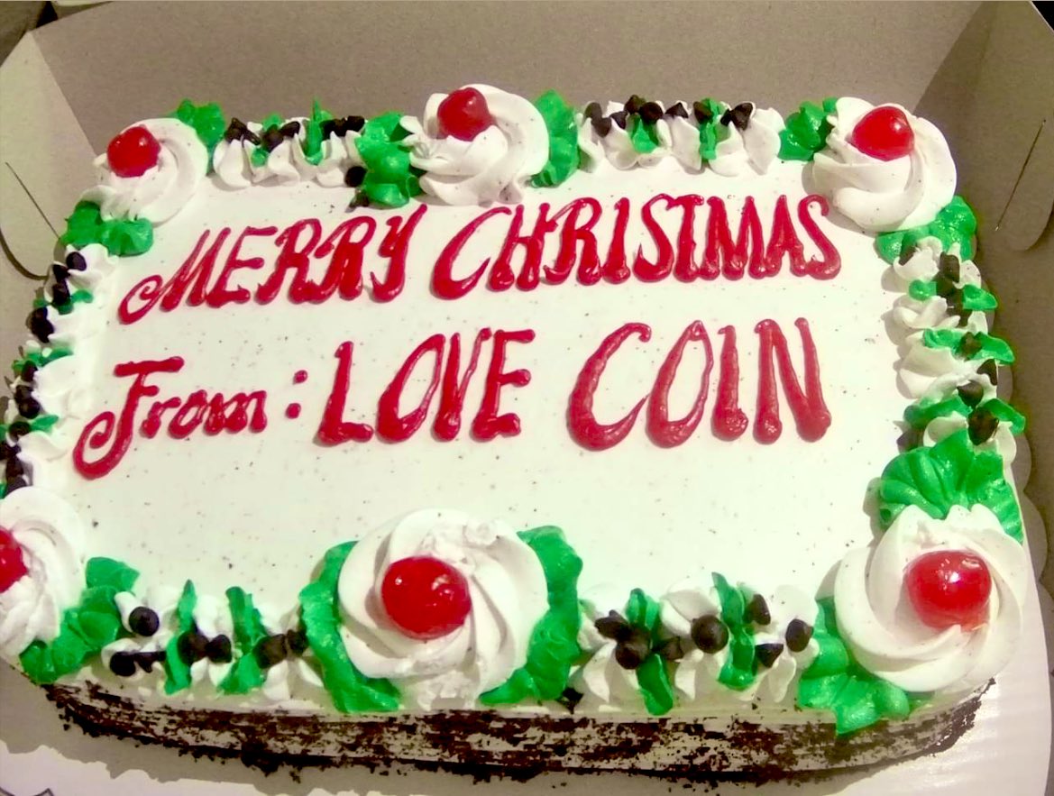 _LoveCoin_'s tweet photo. One of the amazing cakes 🎂 from our Sponsored Meal in the 🇵🇭 PHILIPPINES for Christmas! We fed over 50+ children with gifts and 20+ families this holiday season! Recap video soon! ❤️🎁😍

Retweet + Comment to be tipped!  
https://t.co/q9lszBvEB1 ❤️ https://t.co/TAk2pktR8o