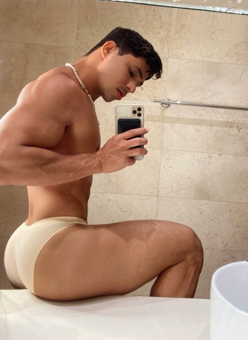 Te gusta la nuez ? 🥵  Onlyfans 20% OFF 💦  https://t.co/OohhAogG7D https://t.co/6GKzqGJkRX