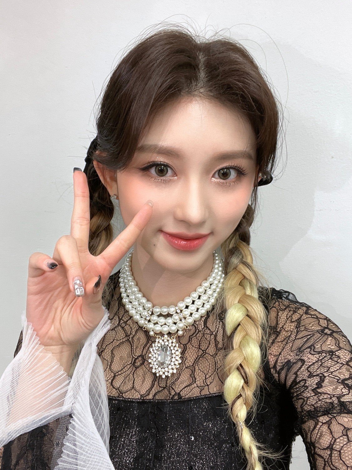 FH05cZmXoAIy98q?format=jpg&name=large