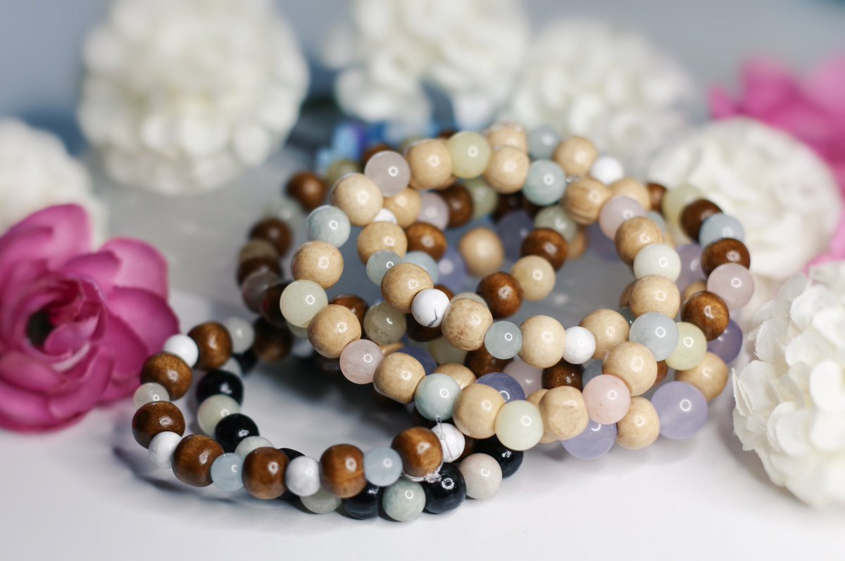 lilbluberries's tweet photo. in case anyone was wanting to start shopping for valentine’s day gifts, genuine crystal jewelry is always a good choice <3 

code LOVEDAY to save 20% off my entire inventory 🌹✨ https://t.co/xBqLCzwUyp