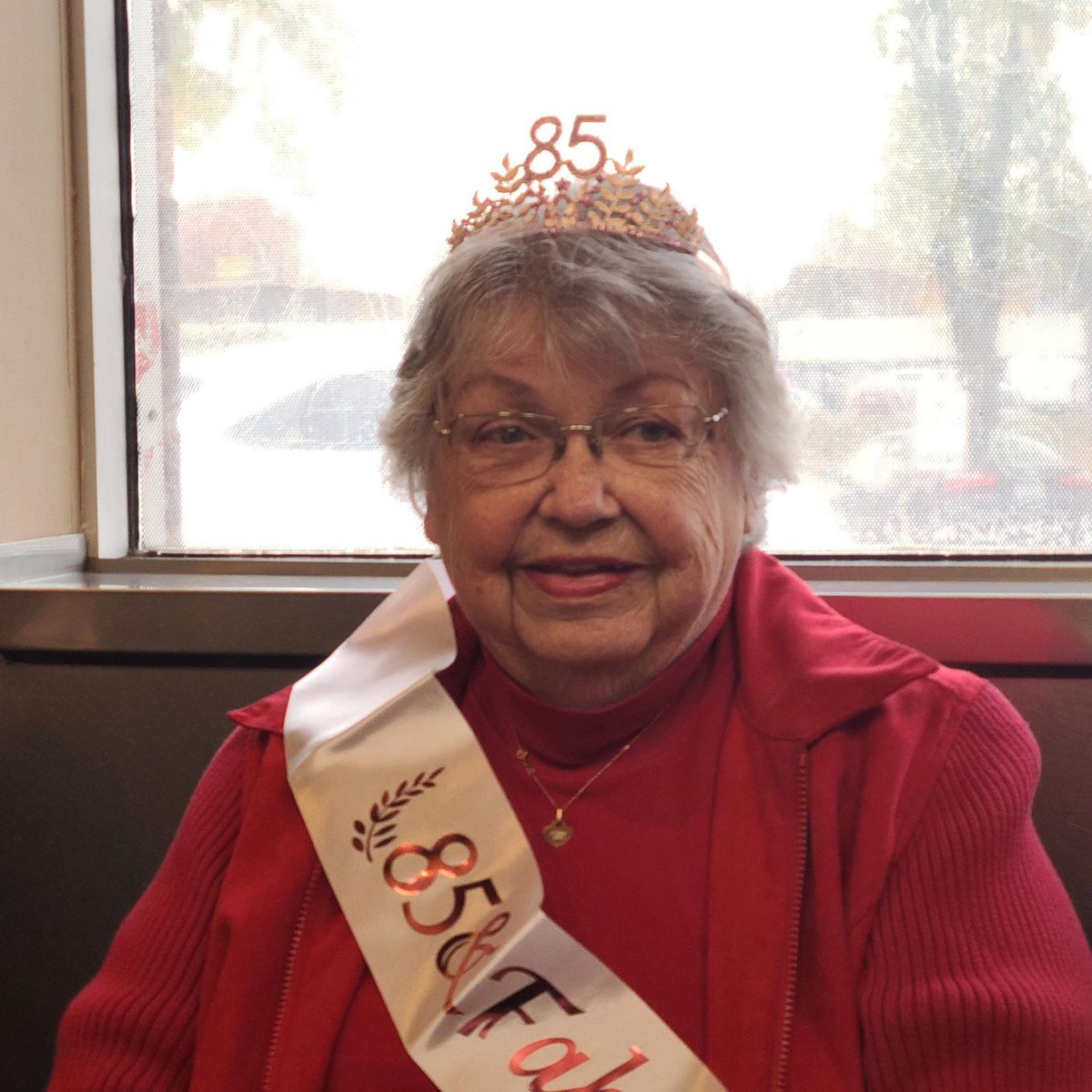 Jeff_Wagner4's tweet photo. 1st pic: Arlene Ferguson on her 85th birthday. 

2nd pic: Arlene after two men violently robbed outside an Aldi in St. Paul as she loaded groceries in her car. 

It happened the day before another strong arm robbery of another grandmother across town. 

Details at 10 on @wcco. https://t.co/MA1sHKvNnY