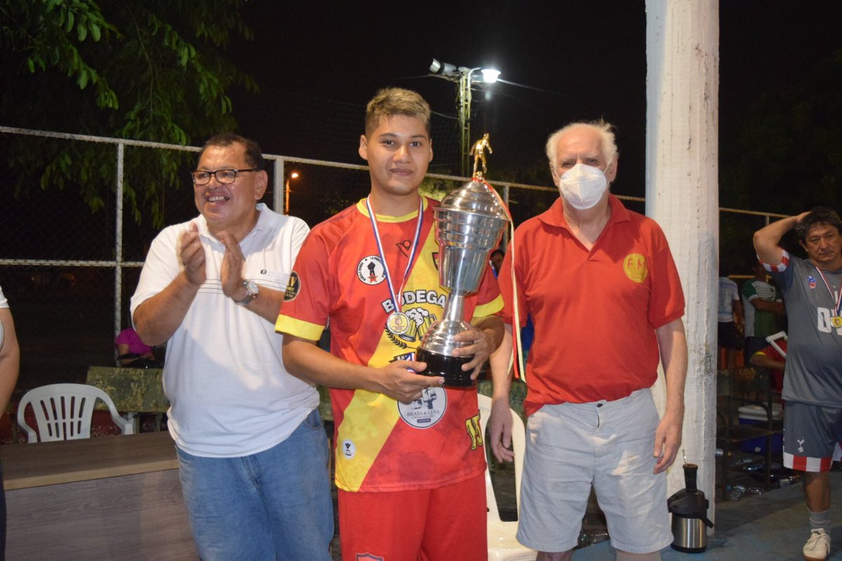 ffsfmoficial's tweet photo. Nanawa levantó la Copa de Preparación Categoría Primera 2021

Salud Campeón!! https://t.co/1RCz14gg1V