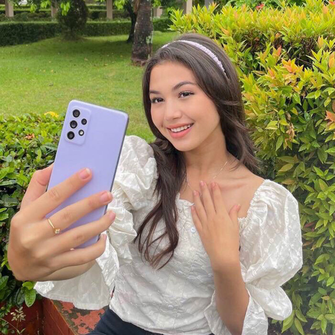 samsungID's tweet photo. Saskia Chadwick already in her holiday mode, having fun with #GalaxyA52s5G and its awesome camera!

Complete your holiday with our special year-end offers cashback up to Rp 1.2Mio, FREE data plan 90GB, and 30% off for Samsung Care+! 

https://t.co/ISXzhvc386 https://t.co/B2GOFeMRH8