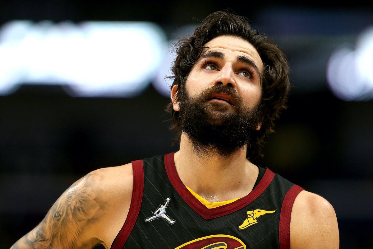 PasionBasketNBA's tweet photo. Ricky Rubio sufre un desgarro en el ligamento cruzado anterior de su rodilla y se perderá lo que resta de temporada. Justo en su mejor momento 

“Los caminos difíciles siempre conducen a hermosos destinos”, ha dicho él en su Instagram

Volverás más fuerte @rickyrubio9 https://t.co/pnuf3rK3Jd