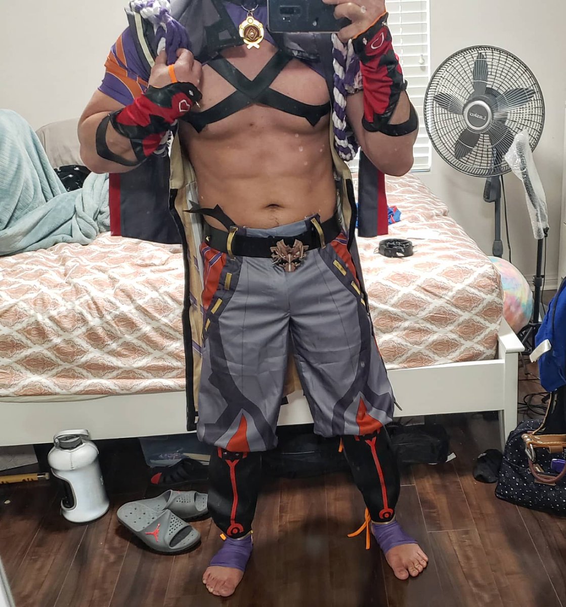 knifepathxcx's tweet photo. My next cos arrived earlier than expected. I haven't even bought a wig and i'm not even single digit body fat yet. Honestly was expecting this around Jan-Feb but hey atleast i get to try it early. Hype!

#GenshinImpact #aratakiitto #aratakiittocosplay #Geodaddy #oneandoni https://t.co/pdaNXJZw8y