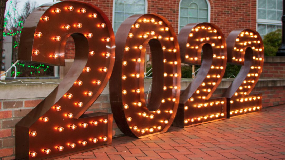 Now available for your next photo op! 📸  Visit the #Westerville City Hall Courtyard (21 S. State St.) to see the new 2022 installation. It will be in place through the month of January.