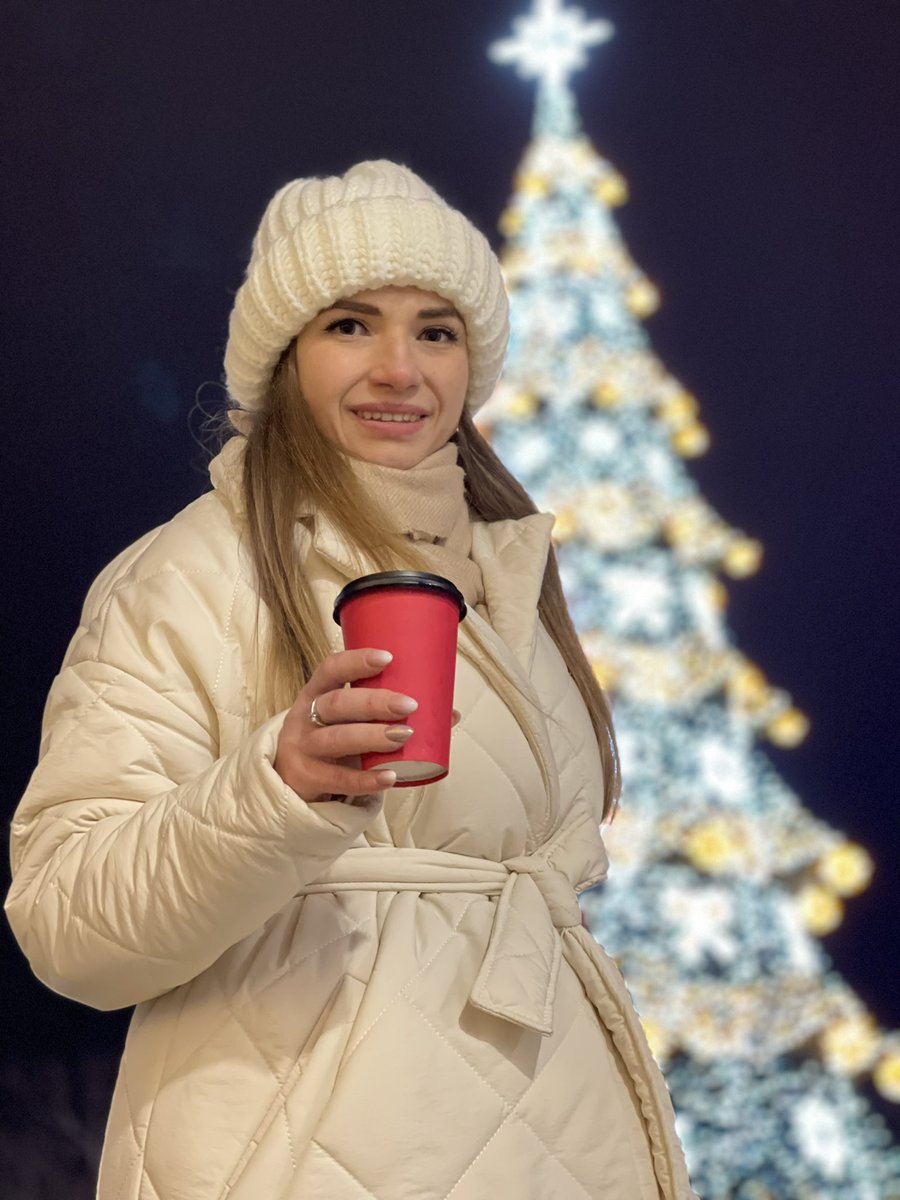 VaoIQcom's tweet photo. Достопримечательность нашего города, которая в этом году вошла в топ 10 красивейших елок Украины! https://t.co/rELY3W4UYU
