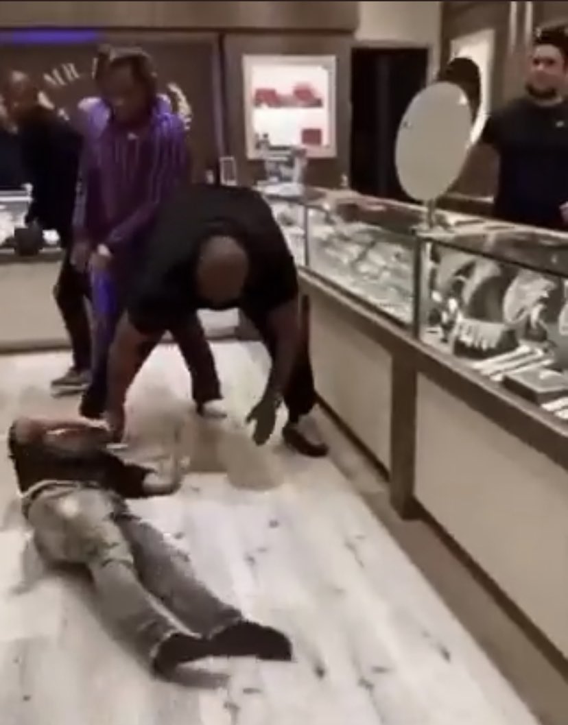 Juss_JoJo_'s tweet photo. @DatPiff the moment where he stiffed up before he realized the shit wasn’t over killing me 😭💀 https://t.co/BOWK4nmGSt