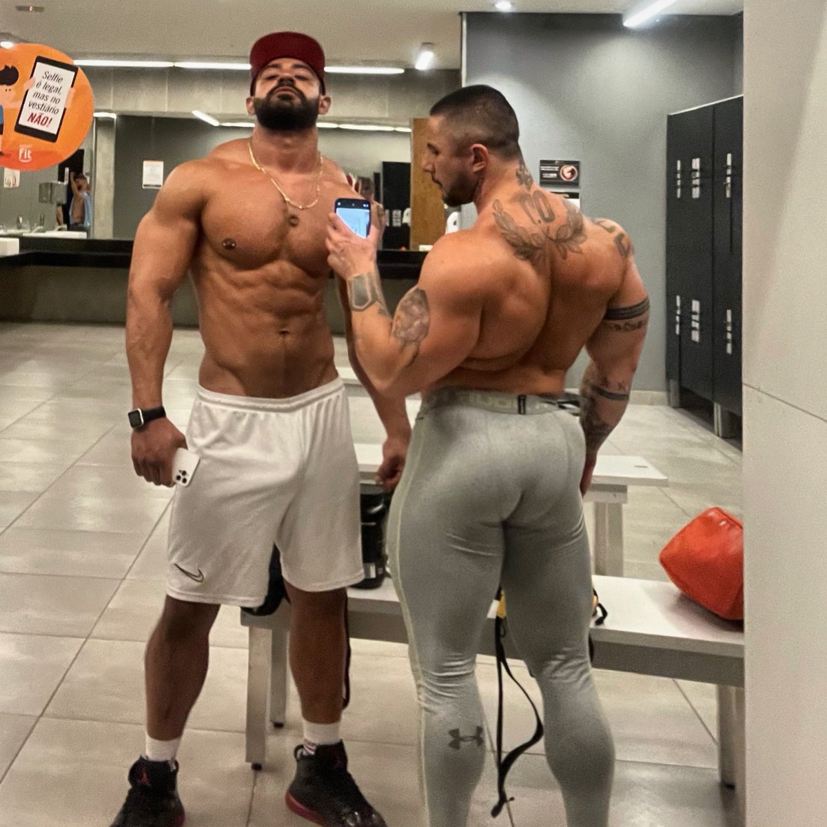 Muscle Top/vers @tiagomarza VS. Muscle Vers @superboy_AV . ready to fuck af...