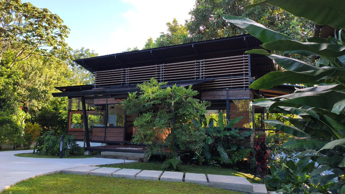 AnalauraHdezM's tweet photo. Luego de tres años de mucho trabajo y esfuerzo finalmente mi familia y yo abrimos nuestro Hotel Arenal Glamping! Denle mucho amor porfis 💛 reservas al: 87848998 o por redes sociales. https://t.co/pGhJRdhwI5
