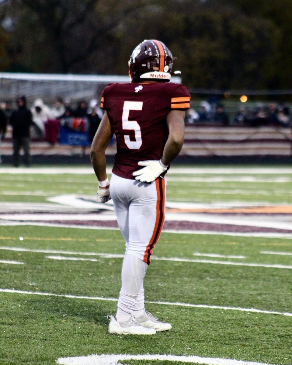 AaronVaughnJr2's tweet photo. Now that I am officially done with high school football i’d like to share all of my varsity accolades.

3500+ All-Purpose yards
35+ Touchdowns
3x All-Conference🏆
2x Offensive Player of the Year🎖
28 Wins
4 Year Varsity Starter

I’d like to thank God for watching over me. 5 Out✌🏽 https://t.co/hdtCU6oumt