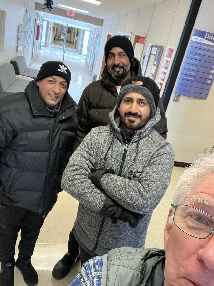 dvl1598's tweet photo. Former student visited campus today https://t.co/glqWwAjNQI