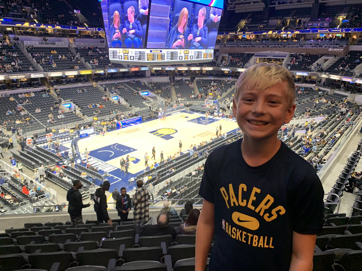 HRAmanda's tweet photo. @pacers #pacersgamenight https://t.co/213jF6MPzW