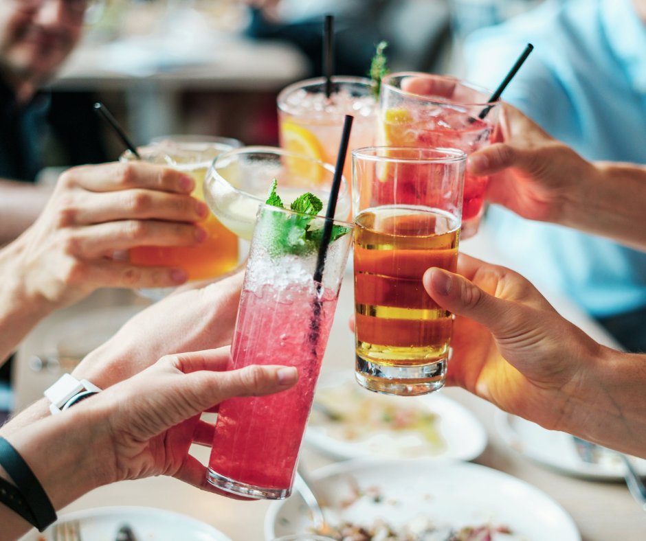 Did someone say drinks? 👀 Join us in the DV Bar | Bistro from 6pm-7pm daily for Happy Hour! 🥂

Enjoy 20% off drinks and apps on the bar menu.