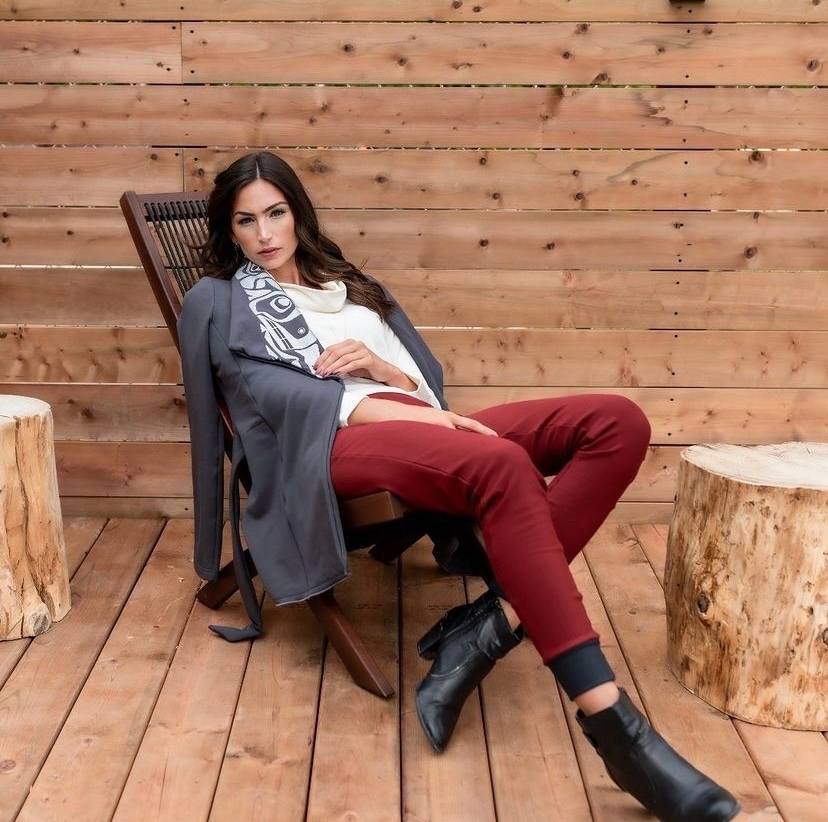 AnneMulaire's tweet photo. Just a friendly reminder that our Boxing Day Sale ends tonight!  Save 20% off when using the code:  Boxingday21!!! 🎁⁠
⁠
#shoplocal #supportlocal #localeconomy⁠
#sustainability #womenswear #instafashion https://t.co/xSWH96VvVC