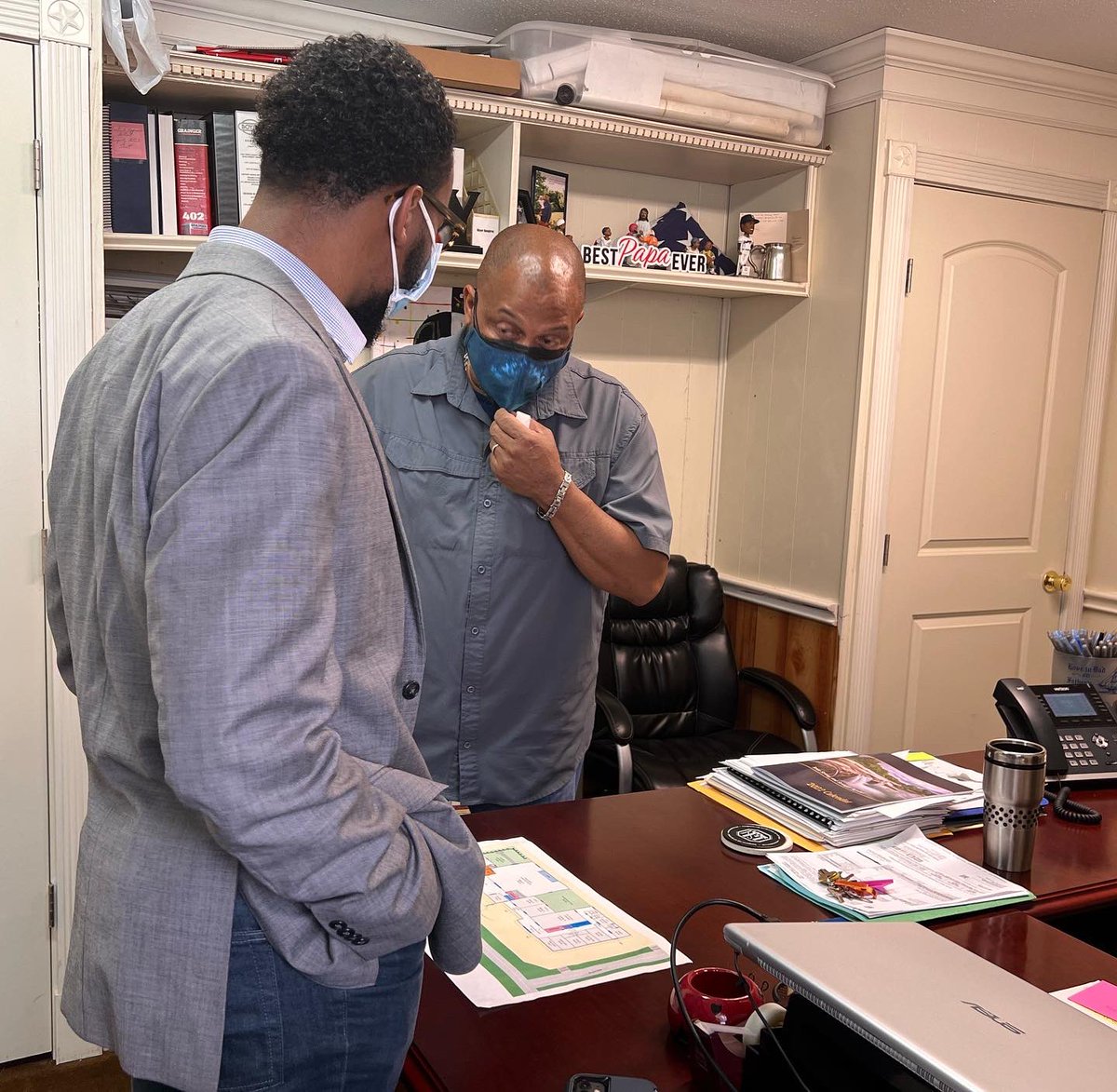 dexterlmccoy's tweet photo. It was so great to visit with residents and mayor of Kendleton today. Looking forward to working together.
Did you know: Kendleton is home to one of the oldest, still operational post offices in a black community in the nation?
#Dexter4Comissioner #Kendleton https://t.co/04ZYBHY1Y9