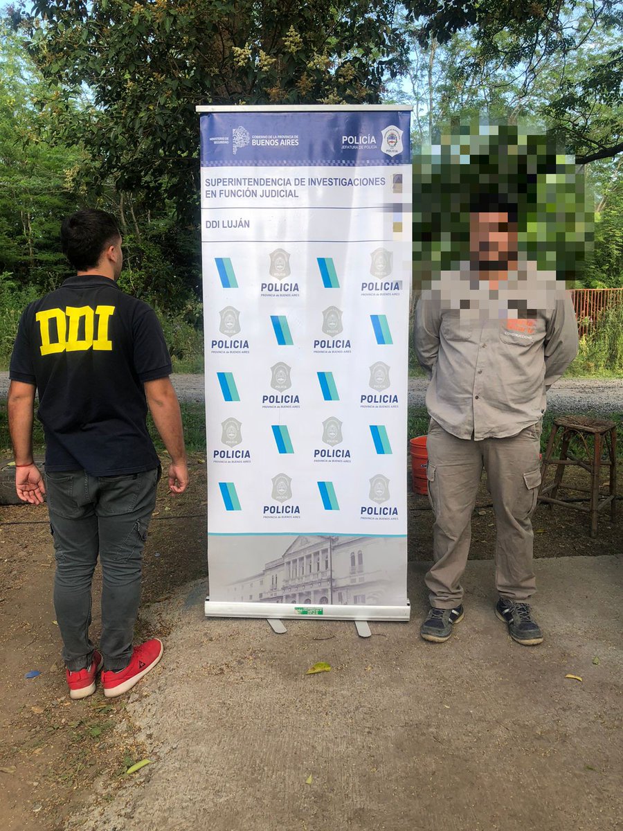 seguridadch's tweet photo. 🚨⚠️Secretaría de Seguridad: HECHOS ESCLARECIDOS, VARIOS ALLANAMIENTOS Y DETENCIONES DE MALVIVIENTES QUE COMETIERON ROBOS EN CHIVILCOY⚠️🚨
🖱️Click para leer la nota completa 👇
https://t.co/fq1nQMsofp https://t.co/YSzHvBOwzy
