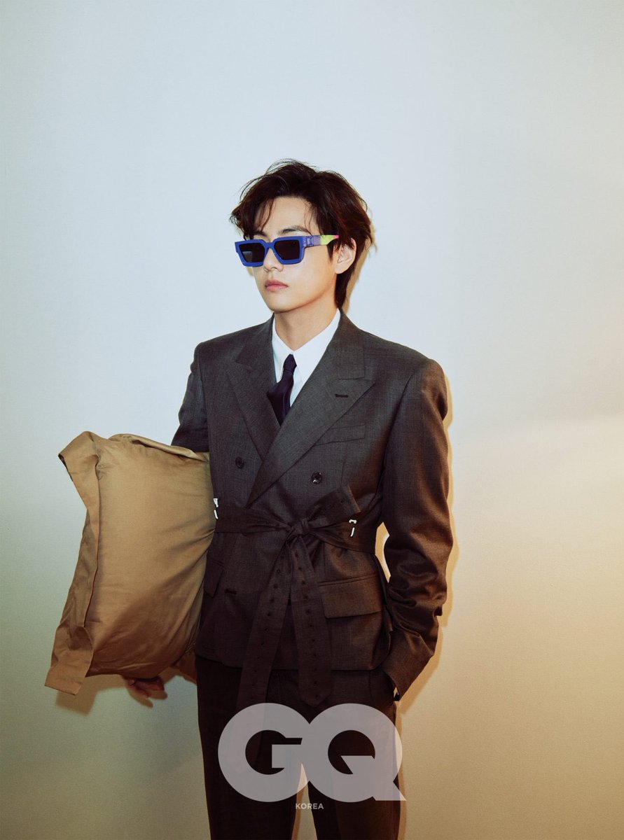 rachereal's tweet photo. So full of sass, class, sarcasm, truth, depth, and talent. Happy birthday, my bias wrecker! #HappyVDay #VitaminV #KimTaehyung #thv 

Photo credits to: GQ 
No copyright infringement intended. https://t.co/MpDLecRmJ5