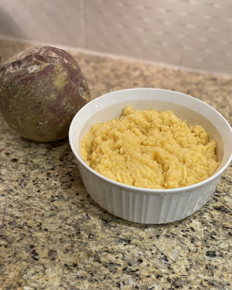 lisamwake's tweet photo. Ok friends it’s time for another food poll 👩🏻‍🍳🍽  I was in charge of bringing the turnip to this year’s Christmas dinner (my Nana’s favourite).. I know how much @caitrionambalfe loves it 😜 but what about you? 

See poll below 👇@CBCookingClub_ https://t.co/1dGVFE5rmj