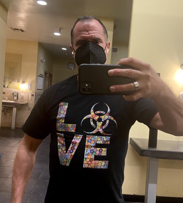 Feel the love. https://t.co/8hIl1SaCcN<a href="/tag/titpig"class="tags"><span>#titpig</span></a>
