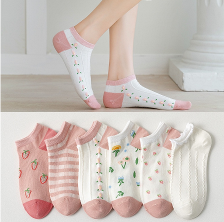 thestudyneeds's tweet photo. 🧦Kaos Kaki Pendek Untuk Kuliah atau Main🧦
— a thread — https://t.co/xZ27MsJGUI