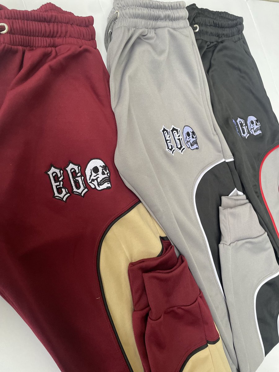 FatalEgo's tweet photo. Sweatsuit season 🔥 All Cozy Vibes for the winter . Retweet 🙏🏾
Instagram:fatalegoclothing https://t.co/tZbF3TruOh